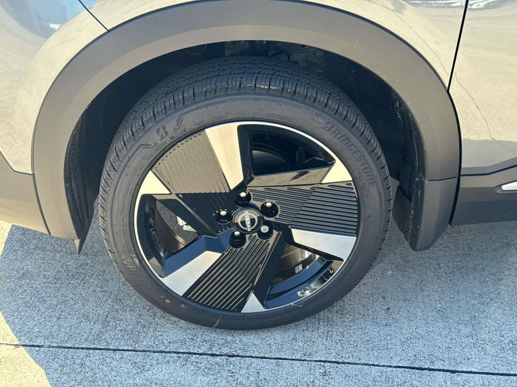 2026 Nissan KICKS SR - Photo 9