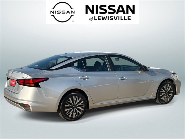 2024 Nissan Altima 2.5 SV photo 3