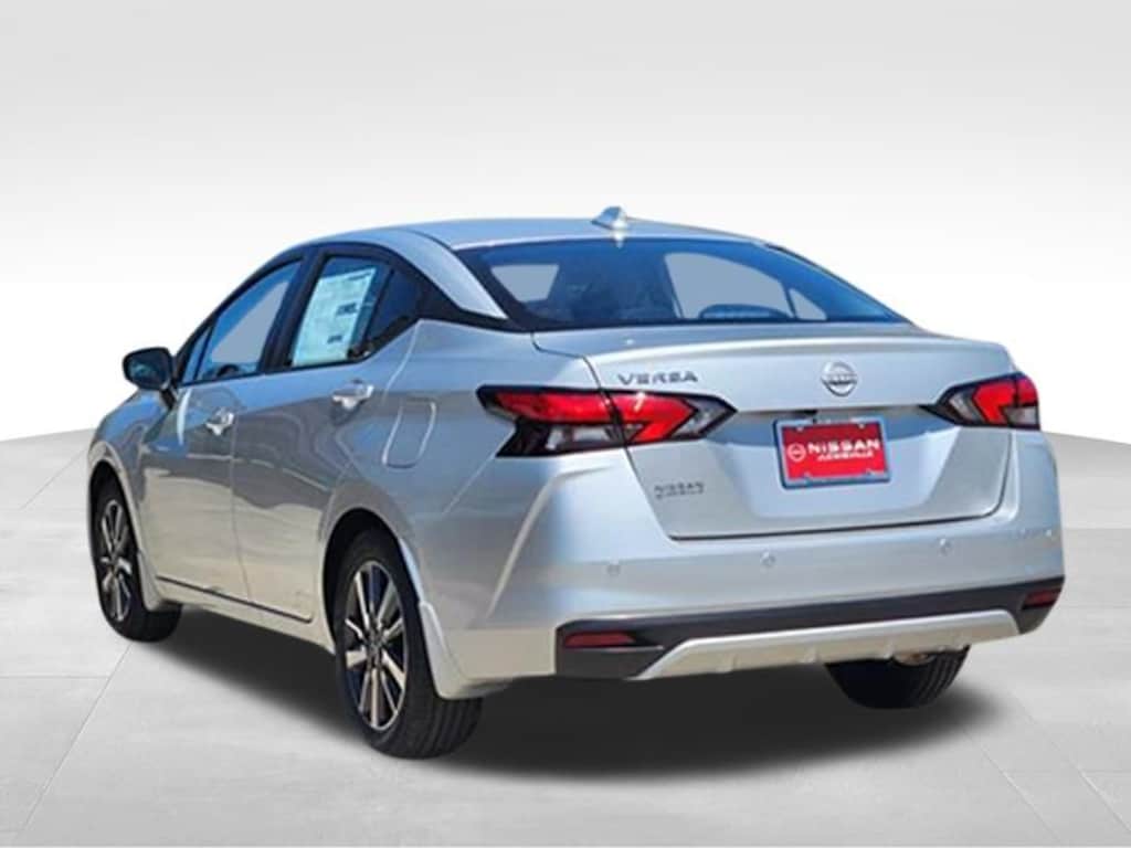 New 2025 Nissan Versa 1.6 SV Sedan