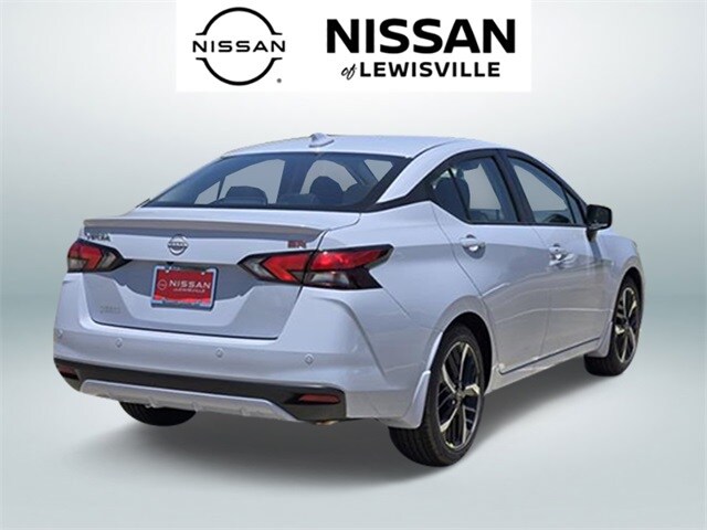 2025 Nissan Versa 1.6 SR photo 4