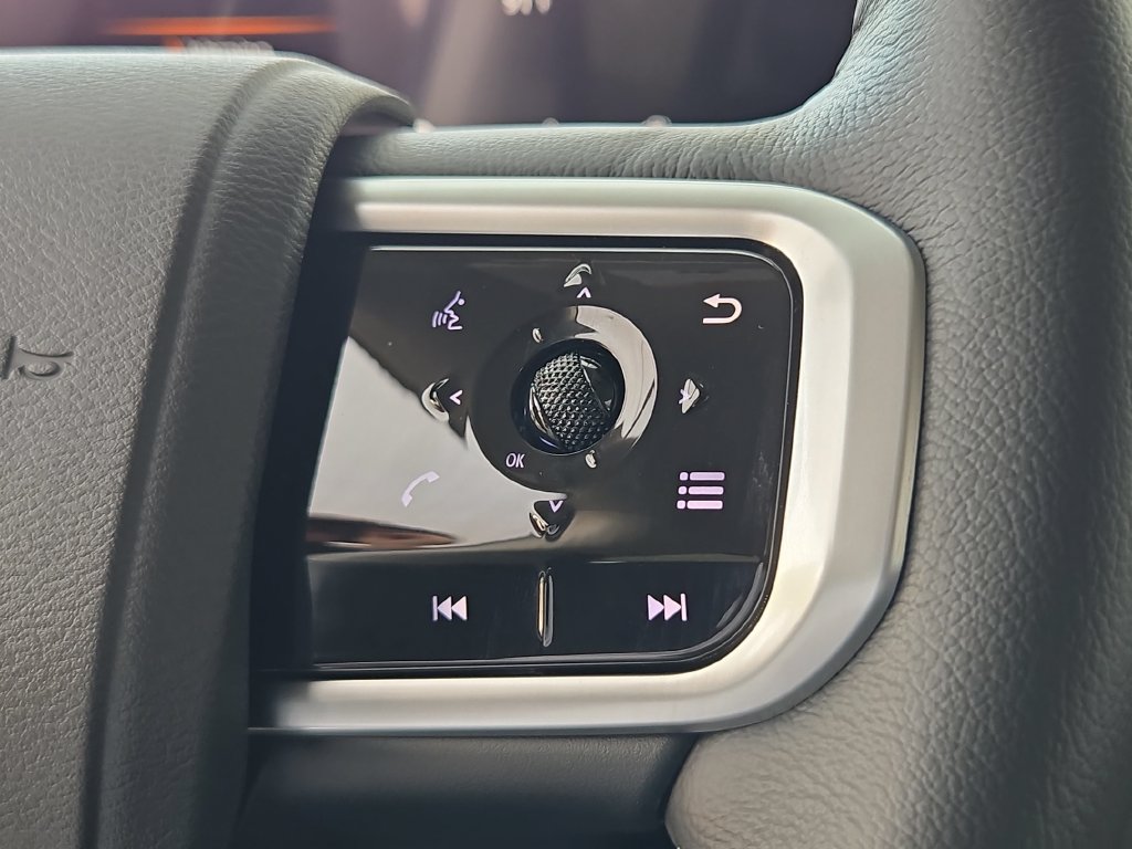2026 Nissan Armada SV - Photo 26