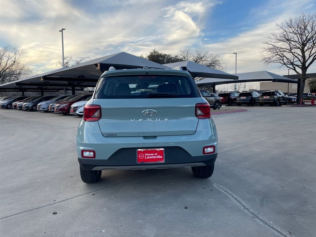 Used 2025 Hyundai Venue SEL SUV