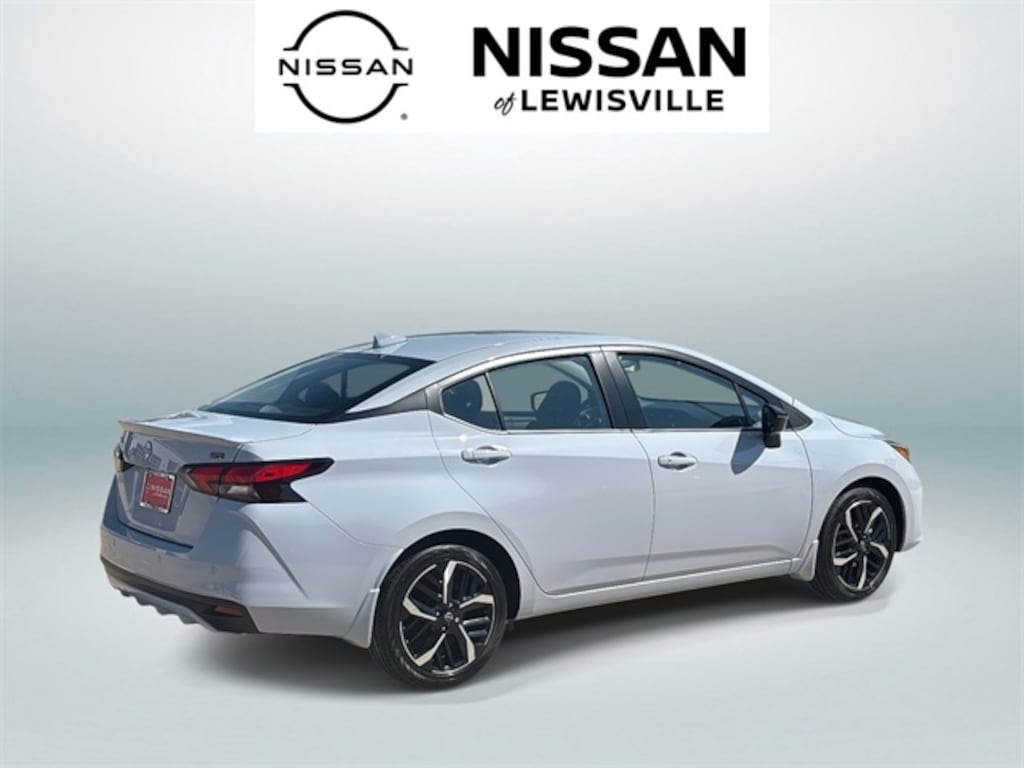 New 2025 Nissan Versa 1.6 SR Sedan