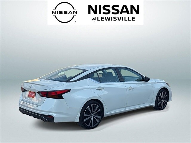 2022 Nissan Altima 2.5 SR photo 3