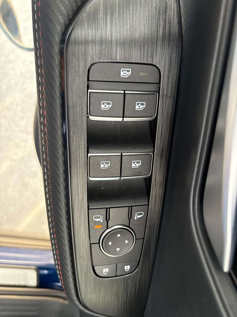 2026 Nissan KICKS SR - Photo 9