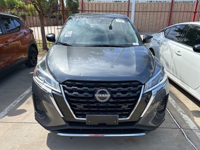 2023 Nissan Kicks S photo 2