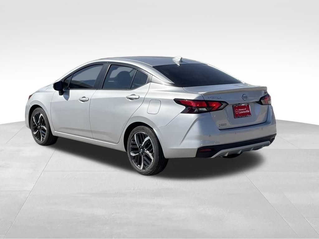 New 2025 Nissan Versa 1.6 SR Sedan