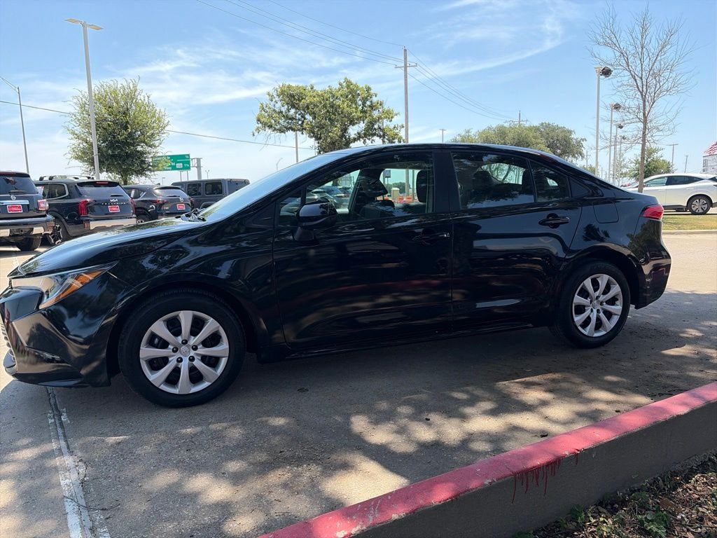 Used 2025 Toyota Corolla LE Sedan