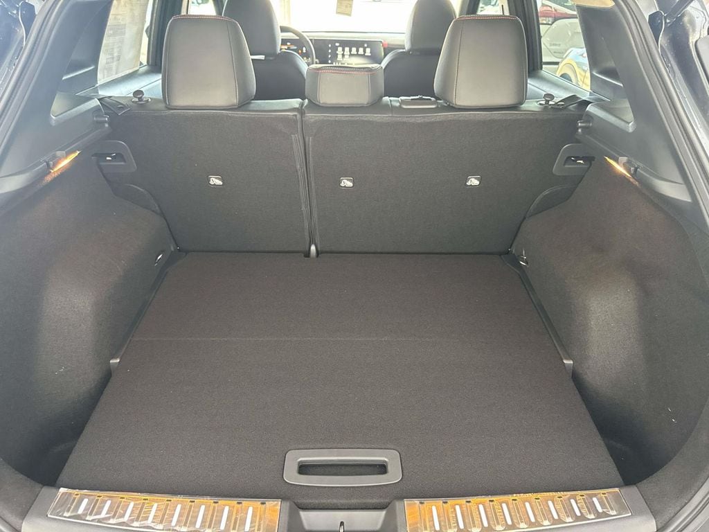 2026 Nissan KICKS SR - Photo 18