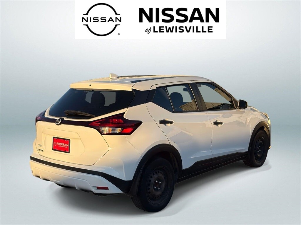 2022 Nissan Kicks S photo 3