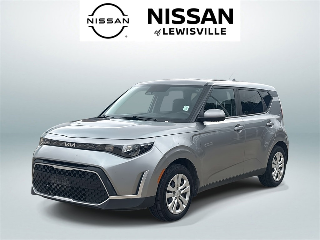 2023 Kia Soul LX's photo