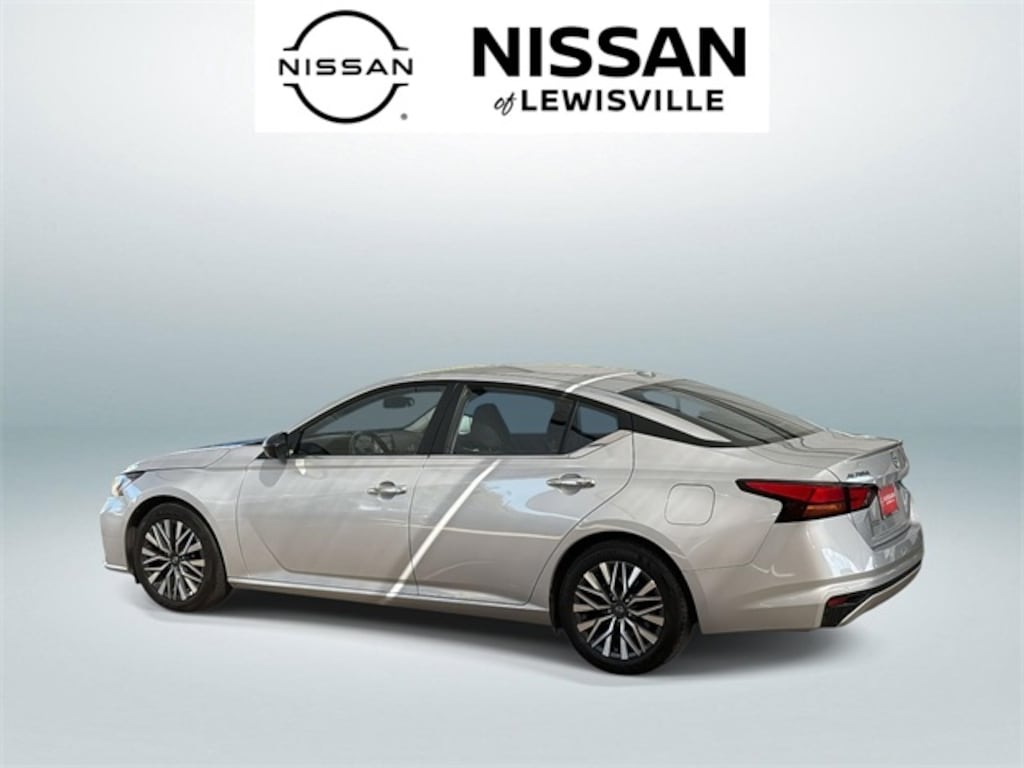 Used 2024 Nissan Altima 2.5 SV Sedan