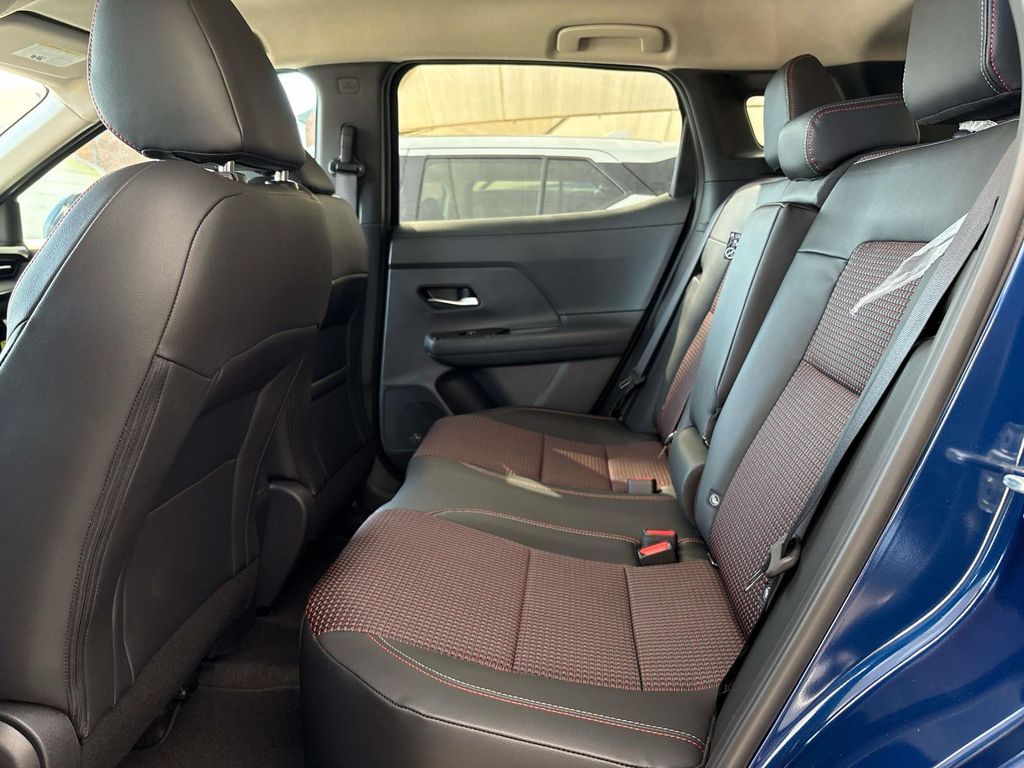 2026 Nissan KICKS SR - Photo 17