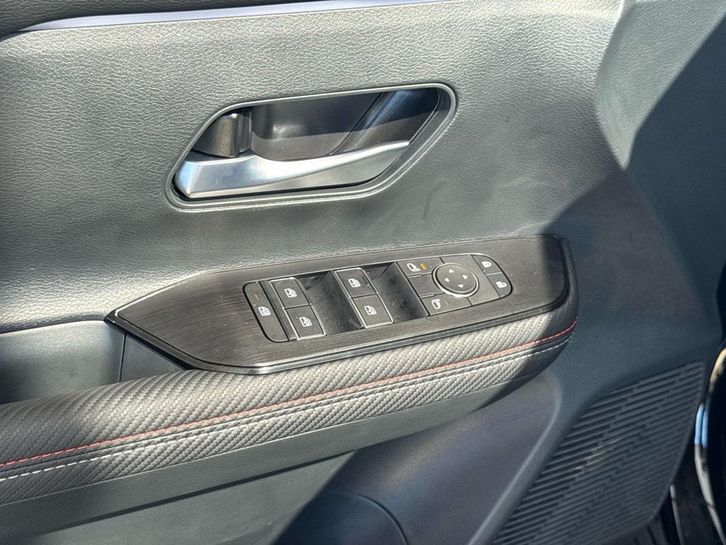2026 Nissan KICKS SR - Photo 8