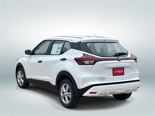 2025 Nissan Kicks Play S photo 2