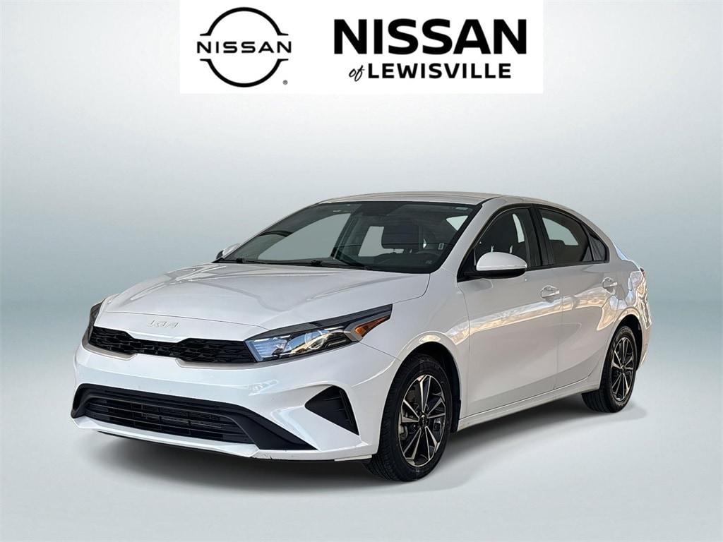 2024 Kia Forte LXS's photo