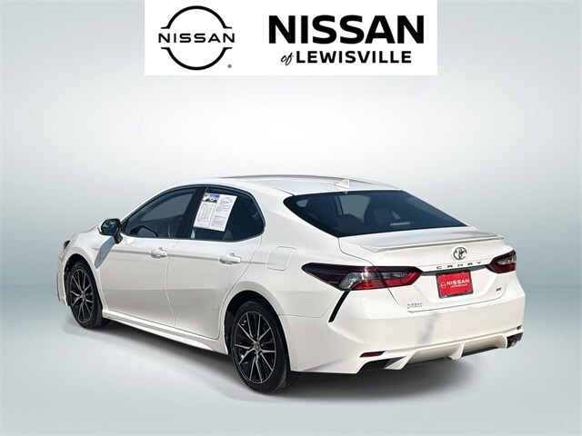 2024 Toyota Camry SE photo 4