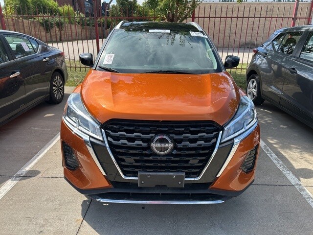 2023 Nissan Kicks SV photo 2