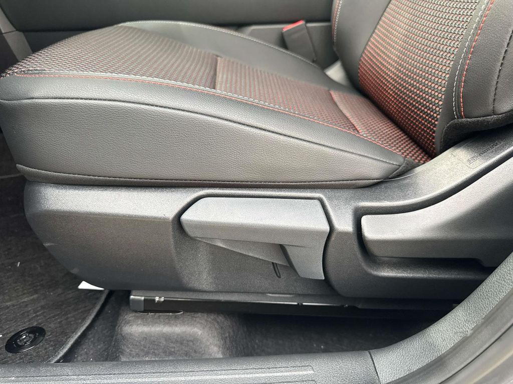 2026 Nissan KICKS SR - Photo 22