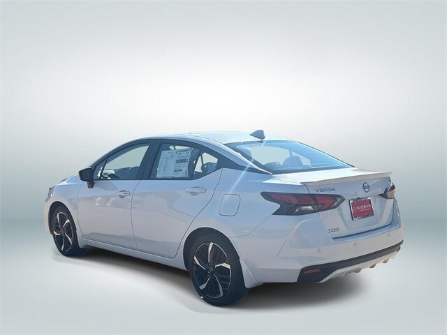 2025 Nissan Versa 1.6 SR photo 4
