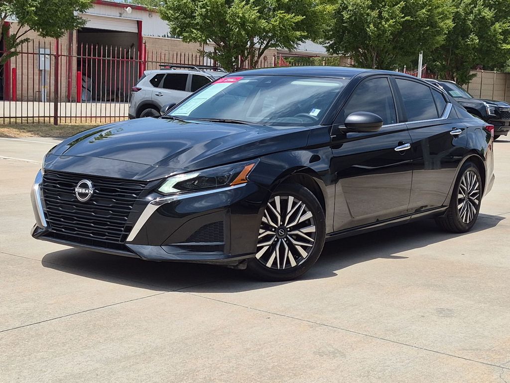 Certified Pre-Owned 2025 Nissan Altima SV