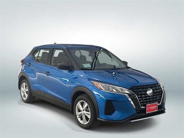 2025 Nissan Kicks Play S photo 2