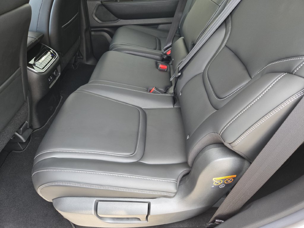 2026 Nissan Armada SV - Photo 35