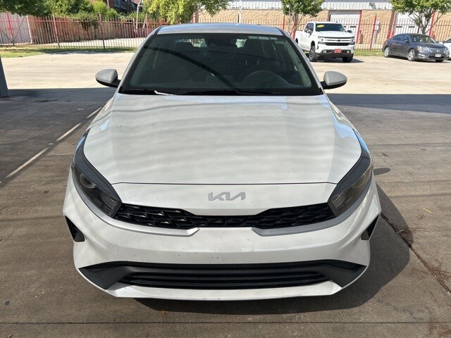 2024 Kia Forte LXS photo 2