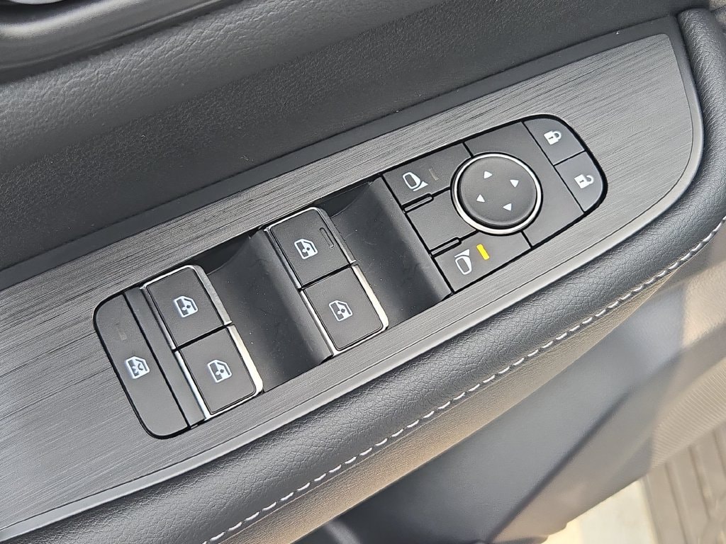 2026 Nissan Armada SV - Photo 18