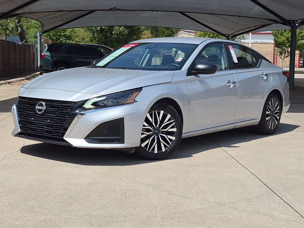 Certified Pre-Owned 2025 Nissan Altima SV