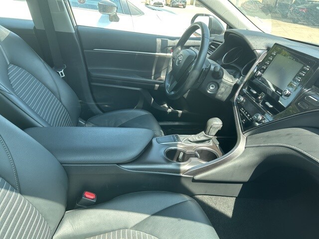 2024 Toyota Camry SE photo 3