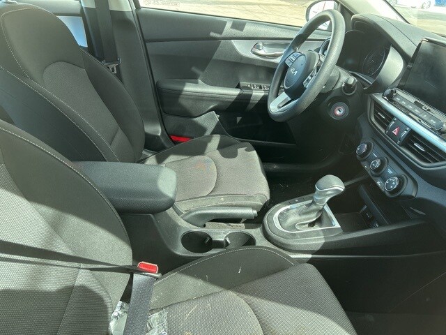 2024 Kia Forte LXS photo 3