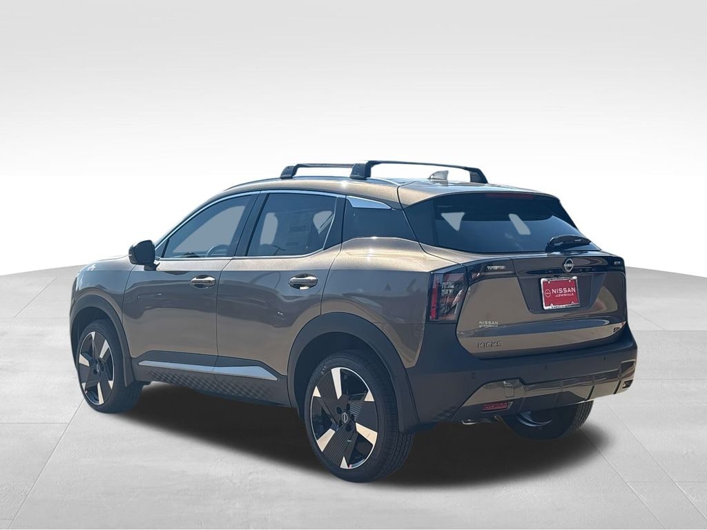 New 2026 Nissan Kicks SR SUV