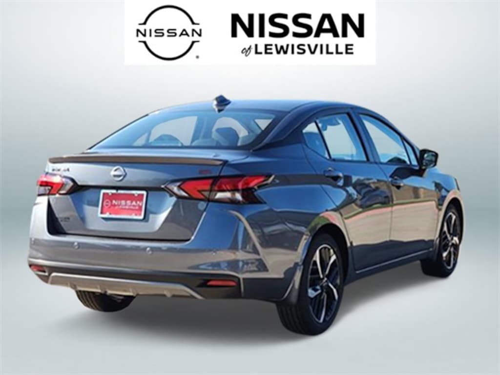 New 2025 Nissan Versa 1.6 SR Sedan