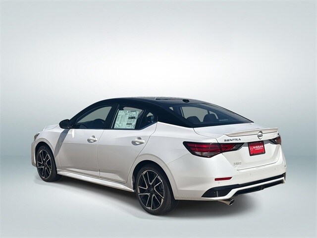2025 Nissan Sentra SR photo 4