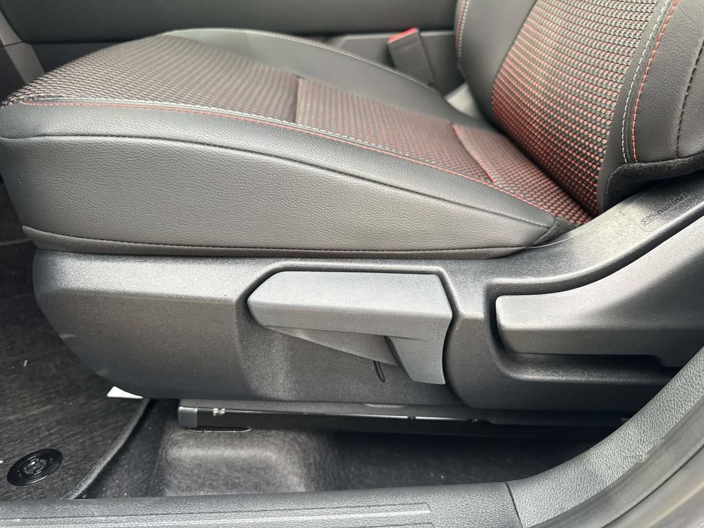 2026 Nissan KICKS SR - Photo 29