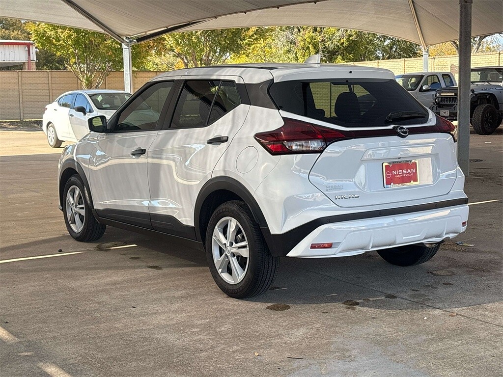 2025 Nissan Kicks Play S photo 3