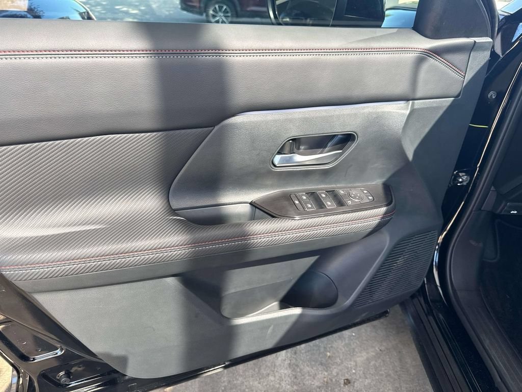 2026 Nissan KICKS SR - Photo 10