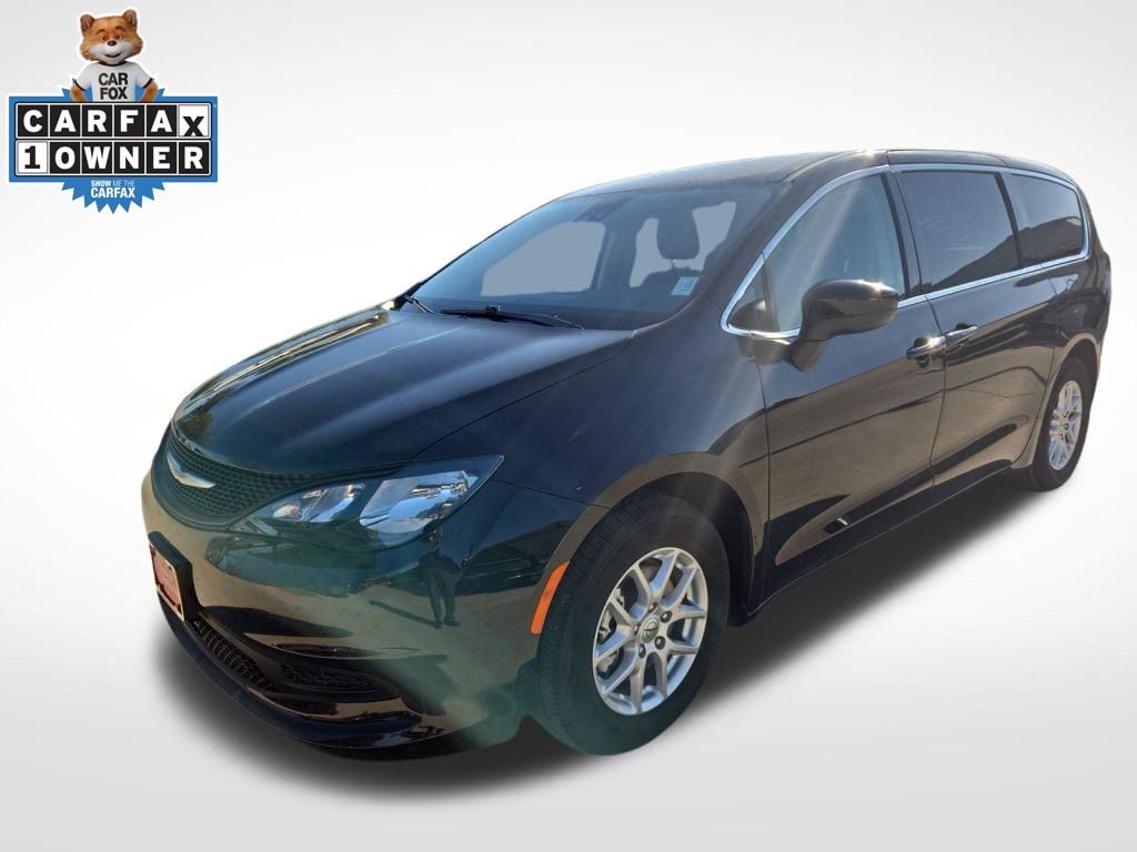 2024 Chrysler Voyager LX's photo