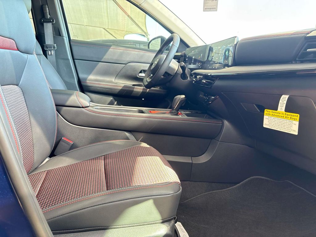 2026 Nissan KICKS SR - Photo 20