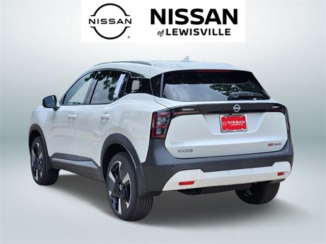 2025 Nissan Kicks SR photo 3