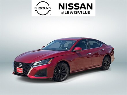 2025 Nissan Altima SV Sedan