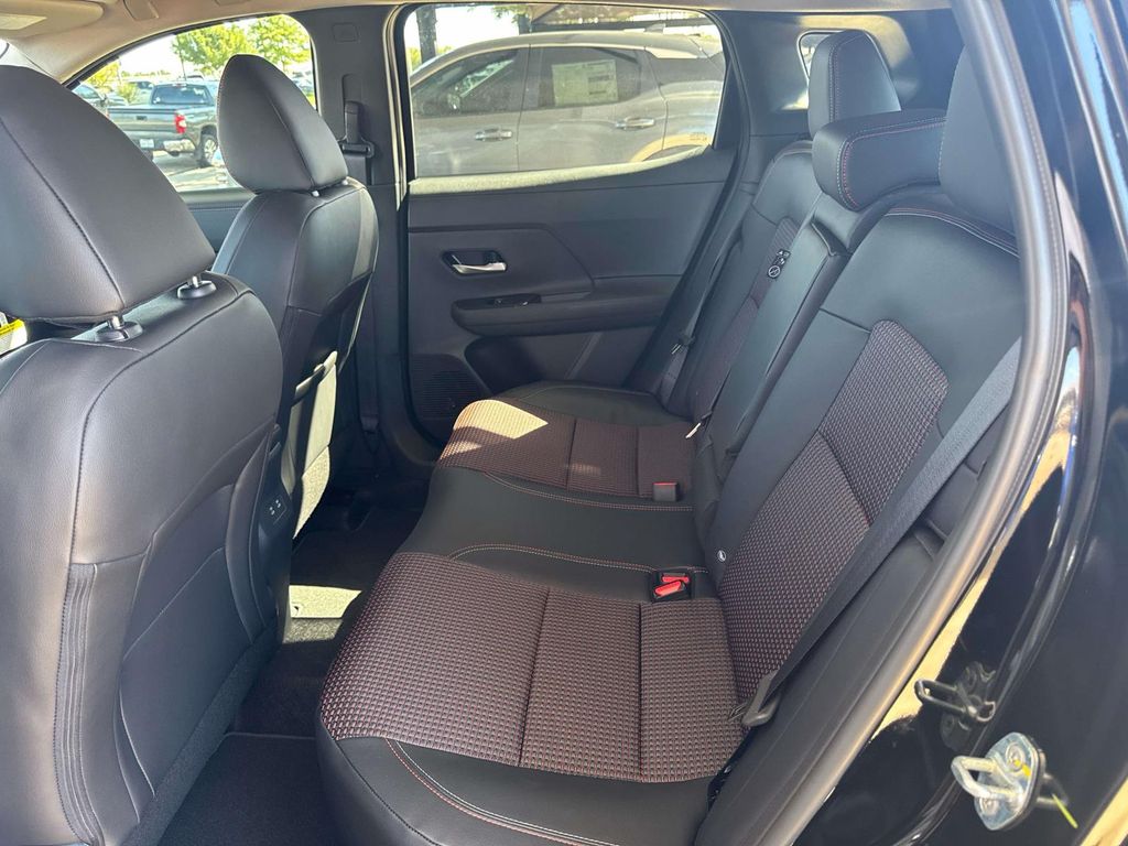 2026 Nissan KICKS SR - Photo 17