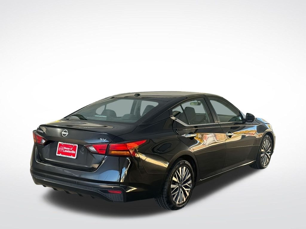 Used 2023 Nissan Altima 2.5 SV Sedan
