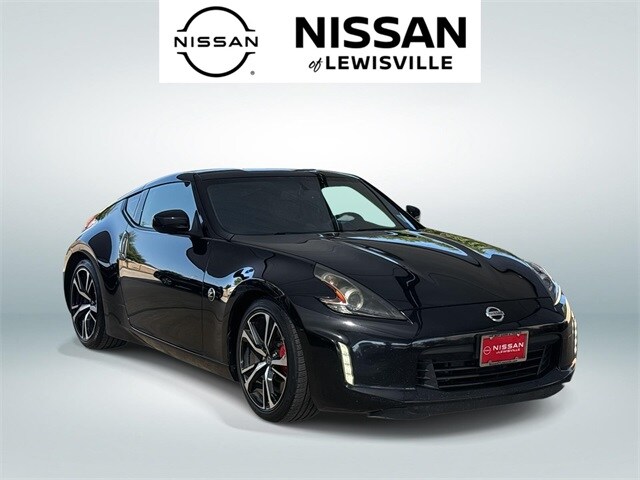 2019 Nissan 370Z Sport Touring photo 2
