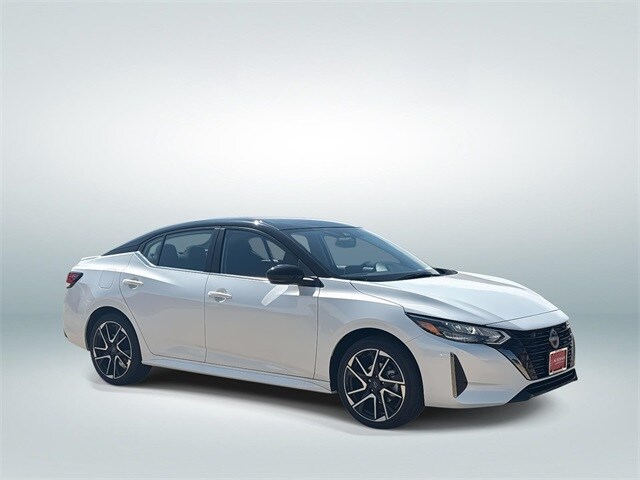 2025 Nissan Sentra SR photo 2