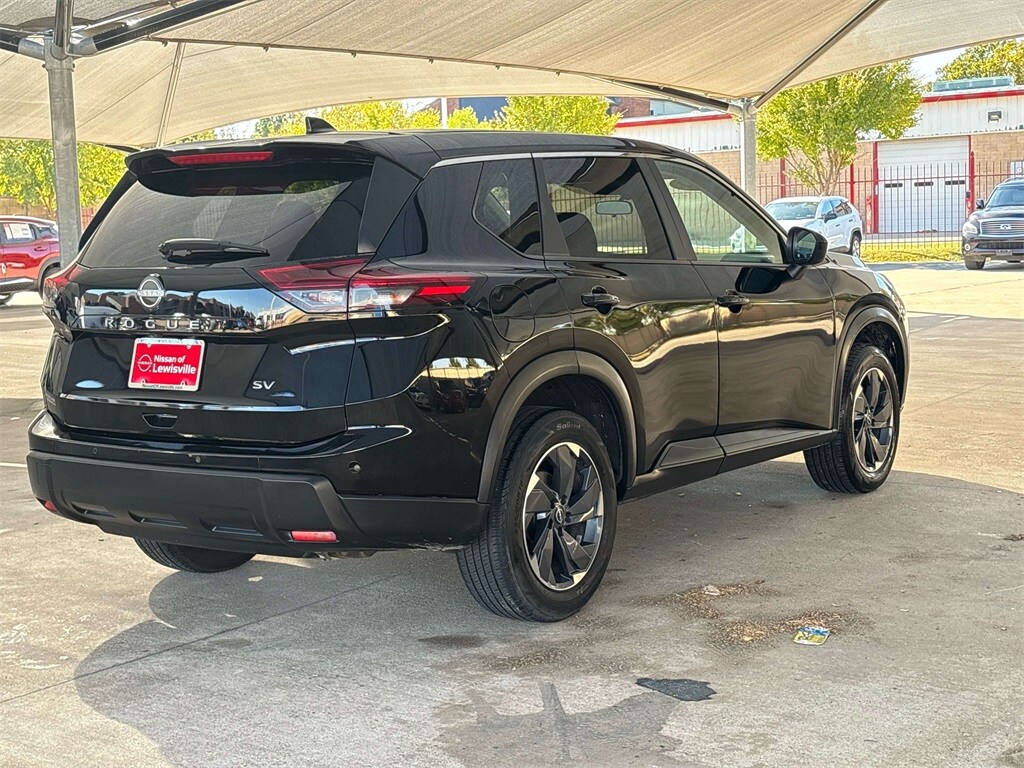 2024 Nissan Rogue SV photo 3