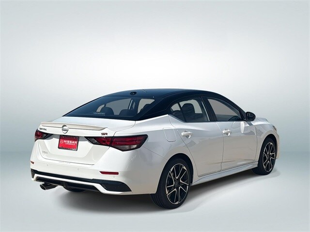 2025 Nissan Sentra SR photo 3
