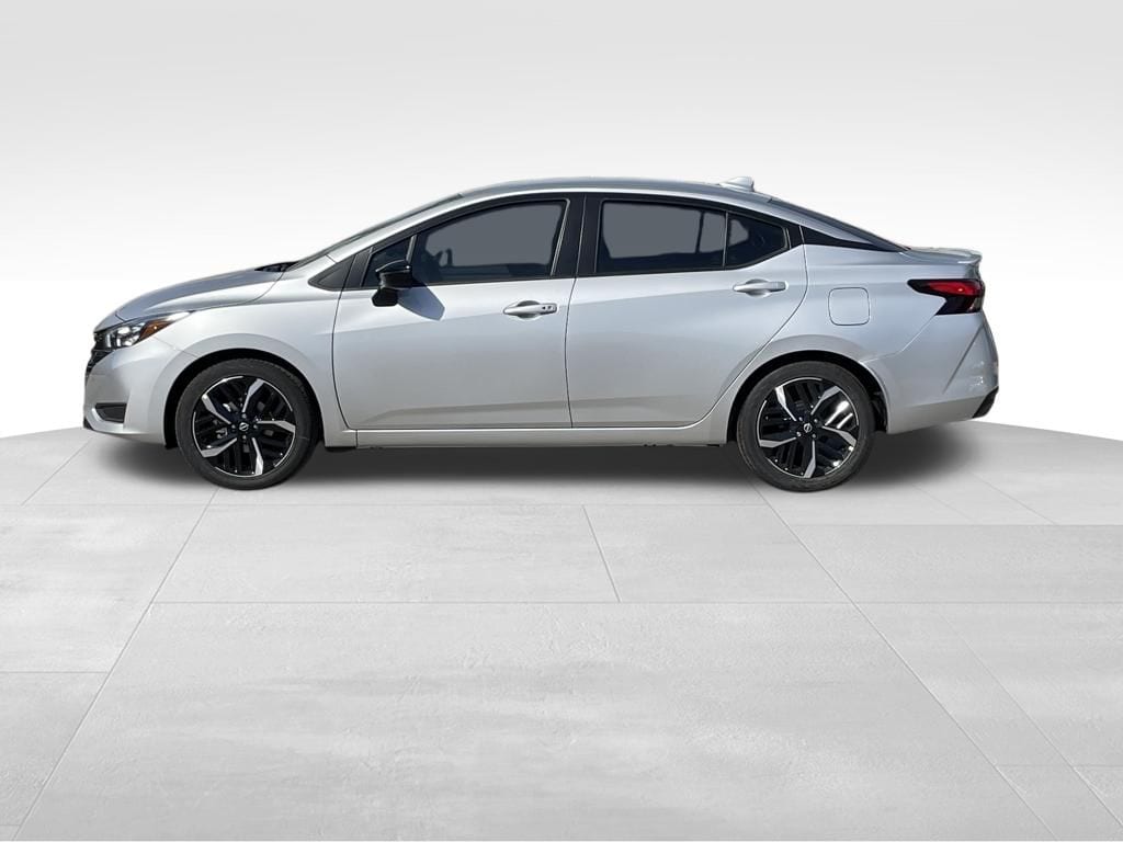 New 2025 Nissan Versa 1.6 SR Sedan