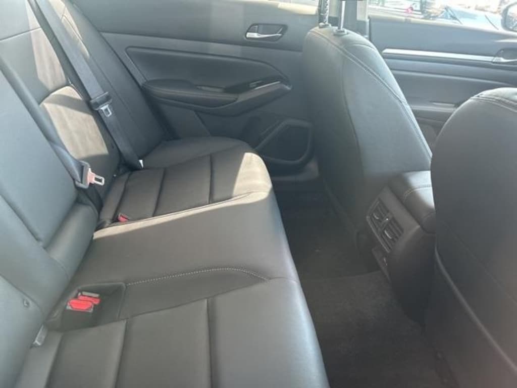 New 2025 Nissan Altima SL Sedan